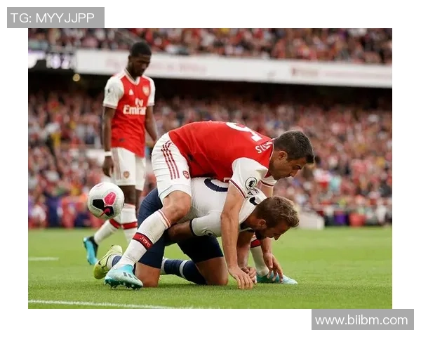 友谊赛阿森纳与热刺战成平局争议判罚引发全场热议