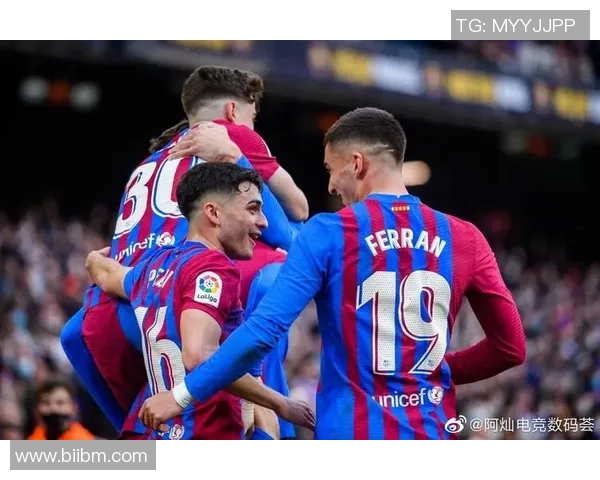 那不勒斯友谊赛大胜巴萨五球狂潮与帽子戏法点燃全场激情